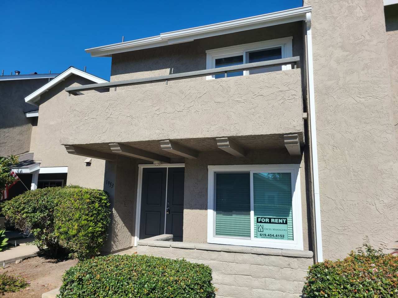 Spacious Two story 3 bed 2.5 baths + 2 car garage in great school district.