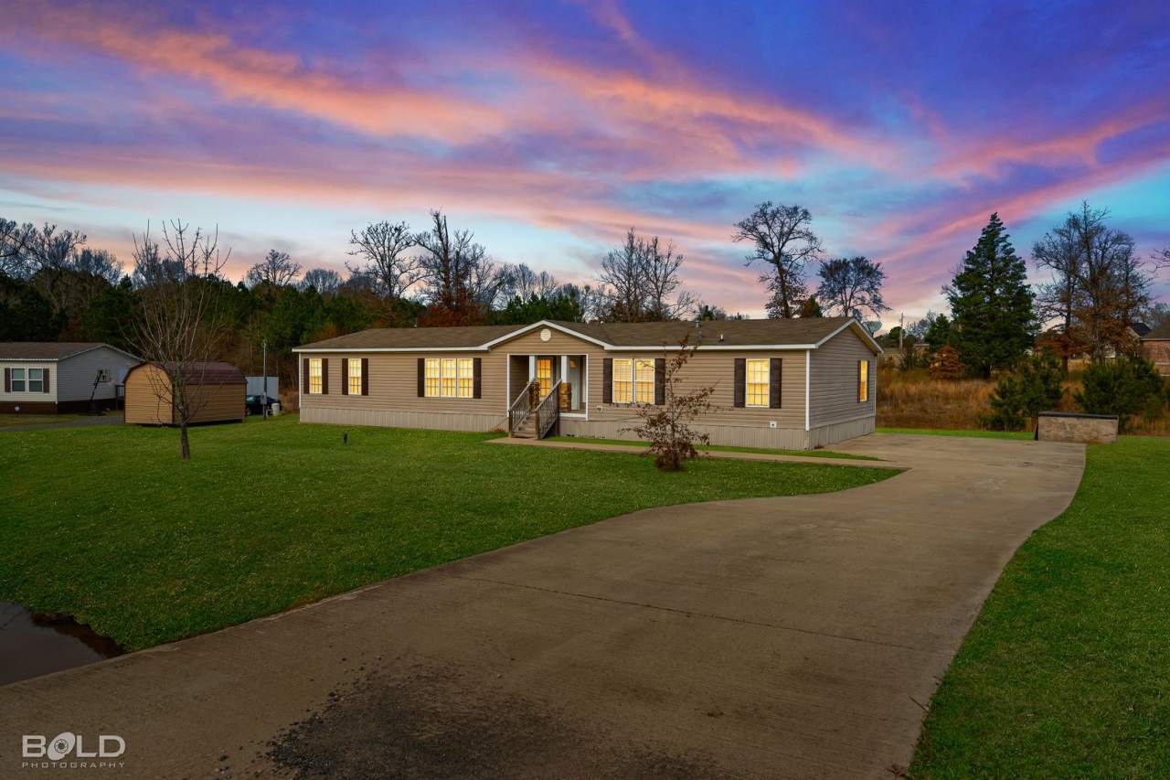 Beautiful 4 Bed 2 Bath!
