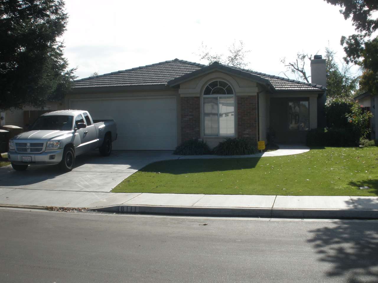 For Rent 8111 Ipswich SW Bakersfield 93313 $2,150 Rent + 2,150 deposit