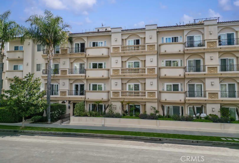 118 S Clark Drive