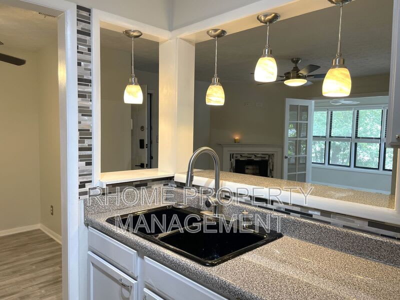 514 Summit North Drive NE