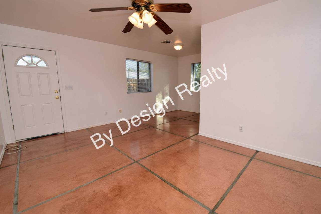 2-Bed 1-Bath near University of Arizona with private yard