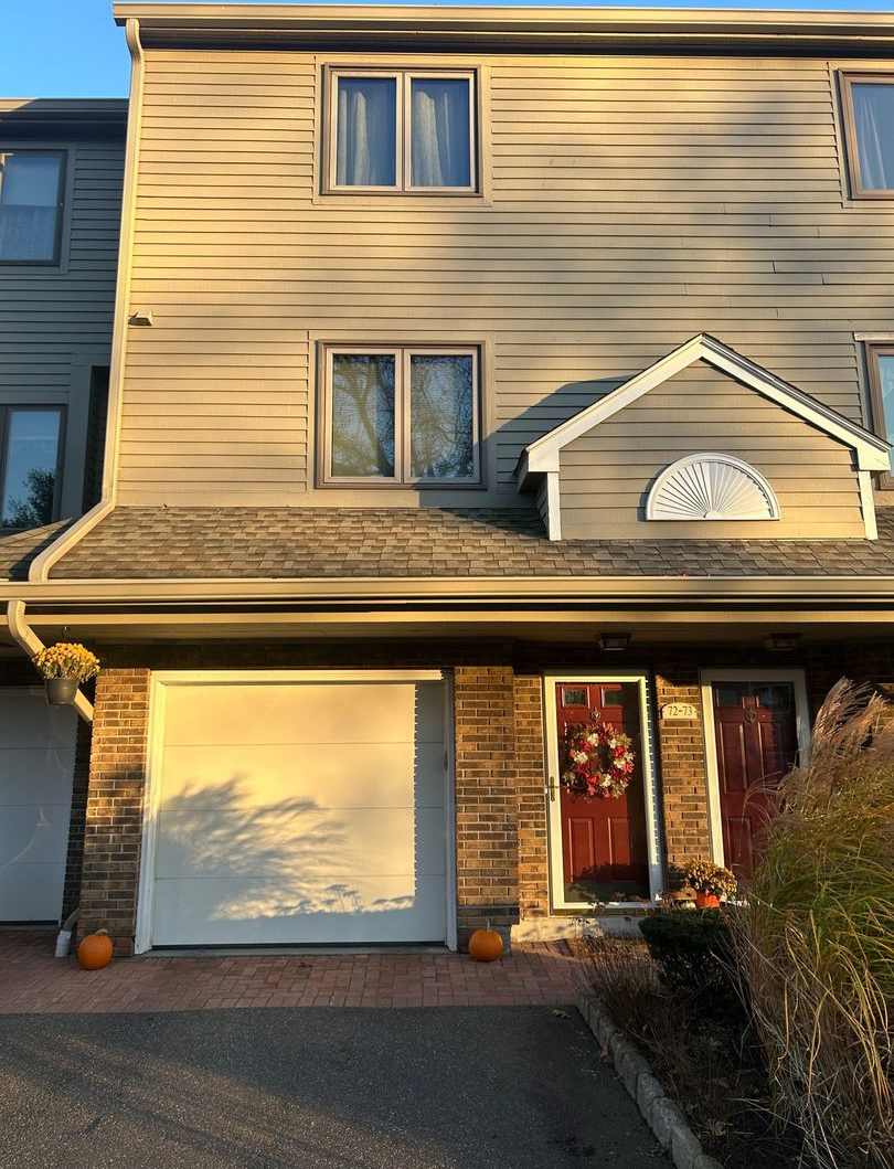 Spacious, cozy and private condominium in Meriden, CT