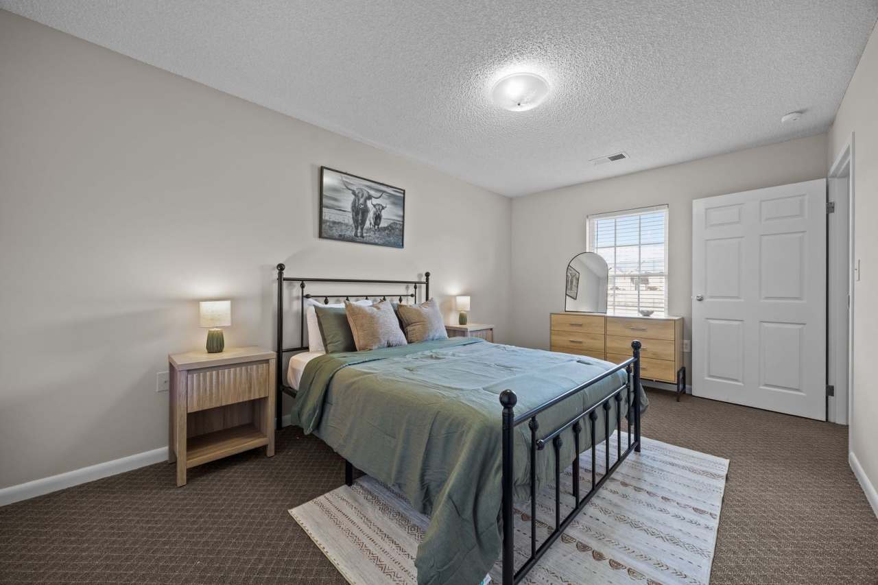 FULLY FURNISHED EXCLUSIVE SHORT AND MIDTERM RENTAL ONLY. AVAILABLE BEGINNING MAY 11, 2026!