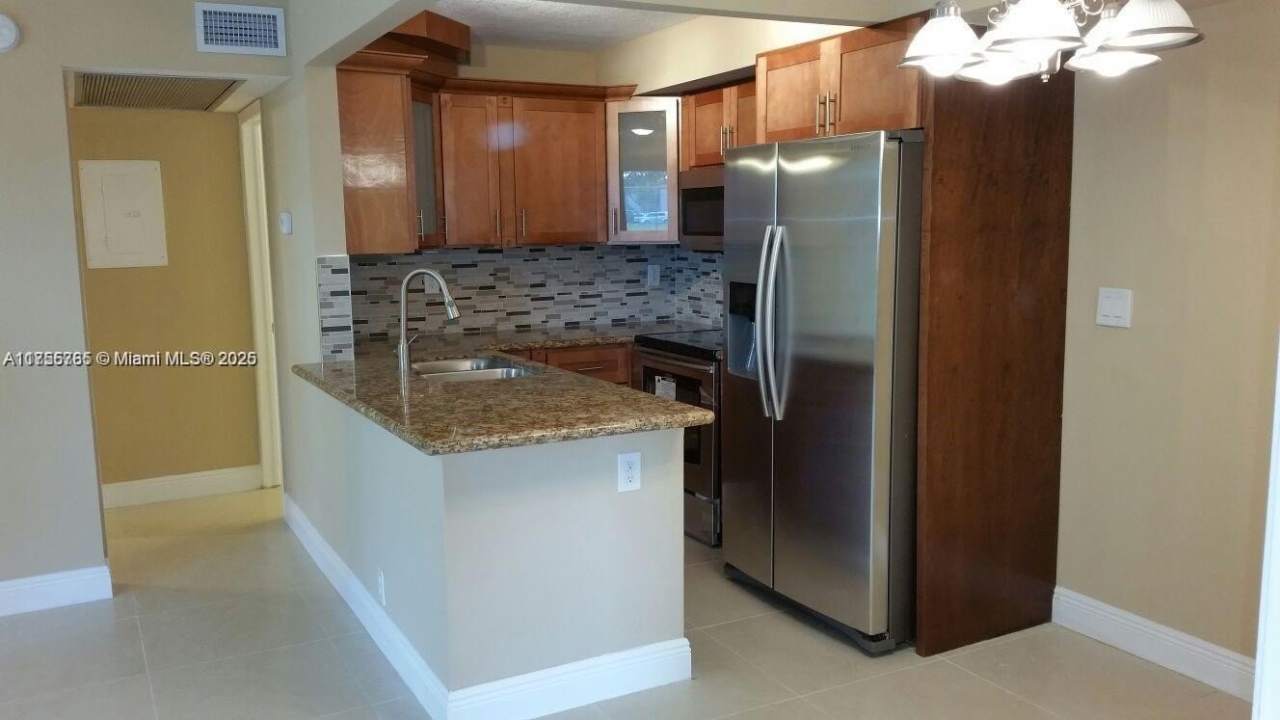 10018 Winding Lake Rd