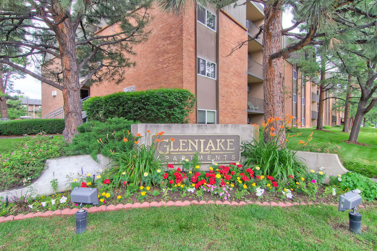 Glenlake Apartments