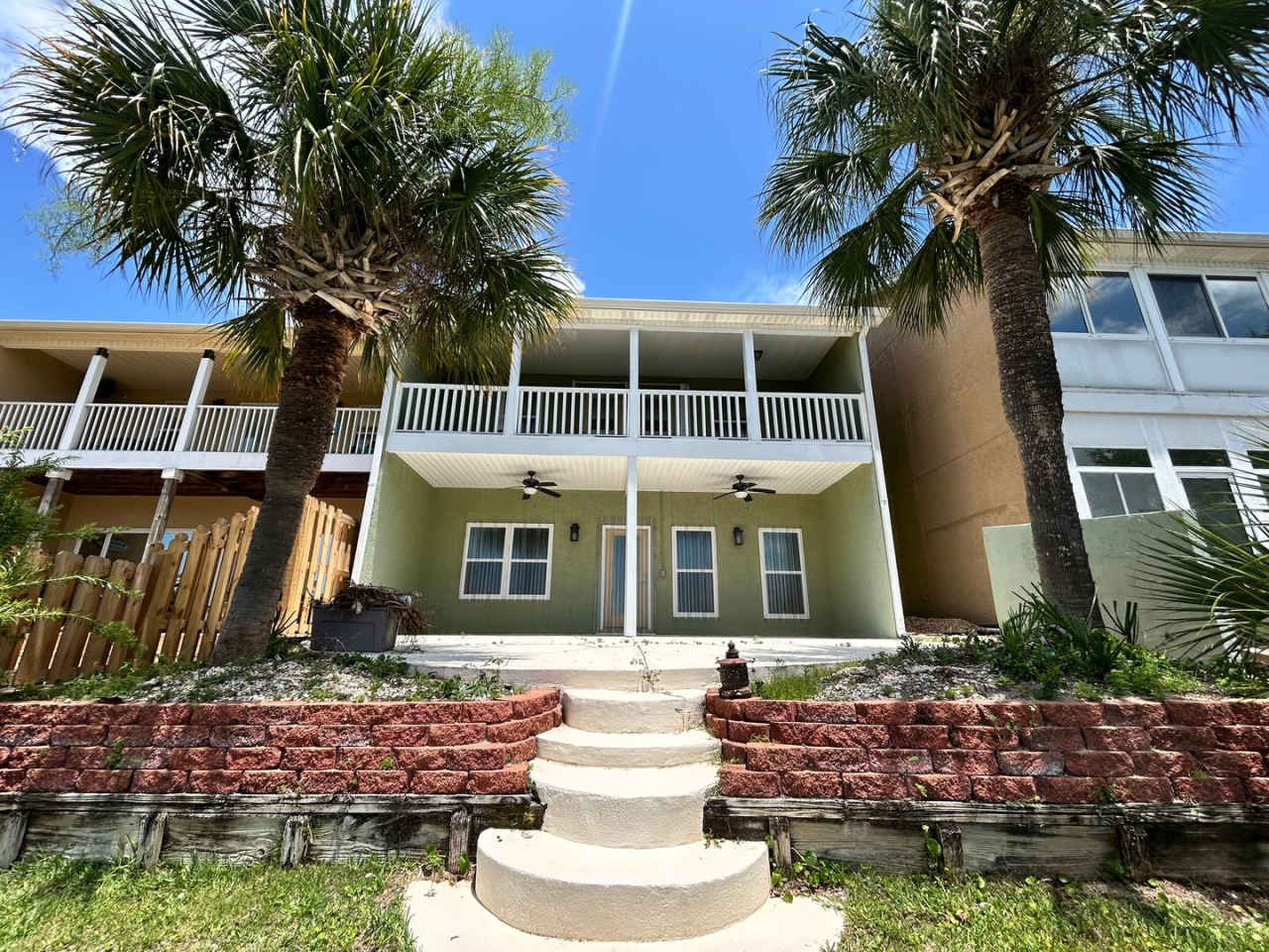 2908 Country Club Dr