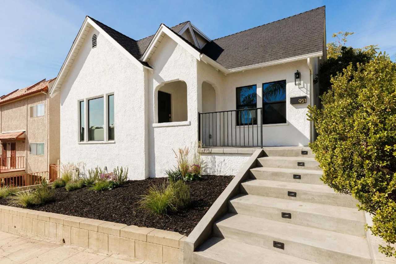 Stunning Echo Park house + Creative Space/Studio - Prime location walking distance to Sunset Blvd's activities  Dodger Stadium!