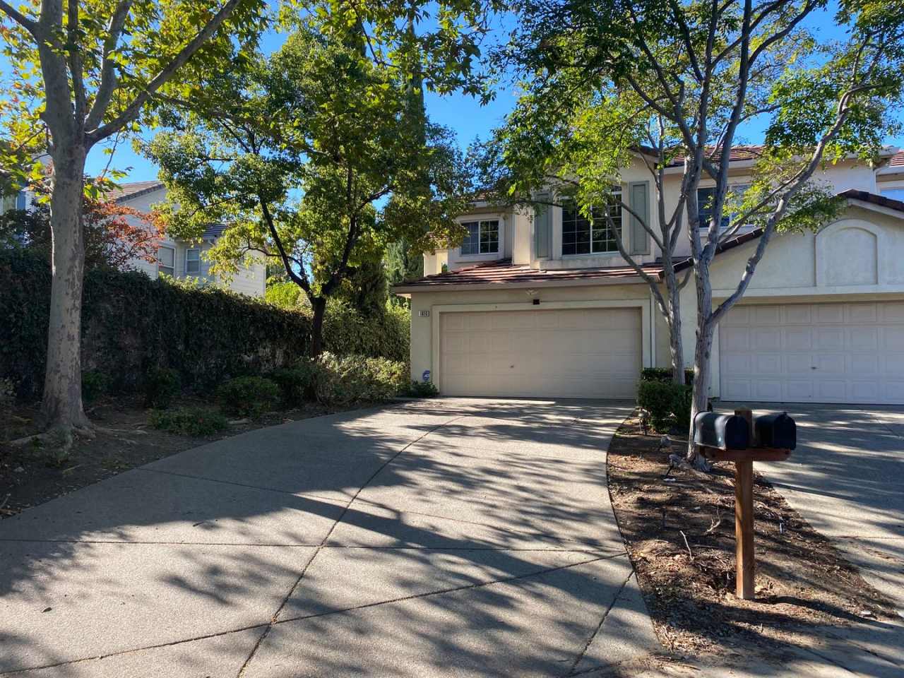 Spacious Antioch 3 bedroom, 2.5 bathroom end unit duet situated at the end of quiet cul de sac! Walking distance to Deer Valley High School  Walmart!