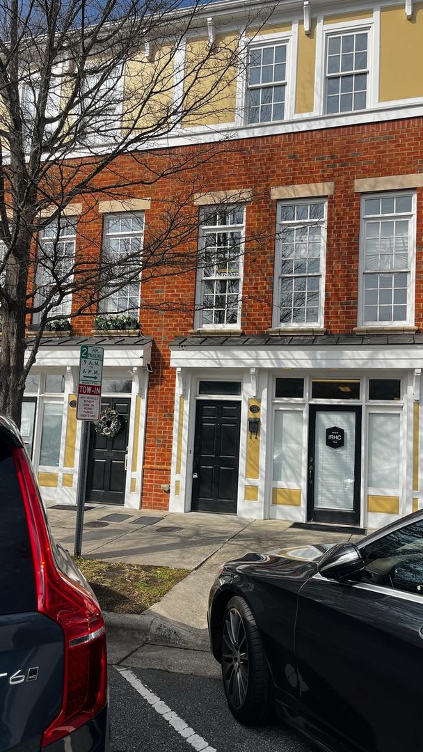 203 Southside Square