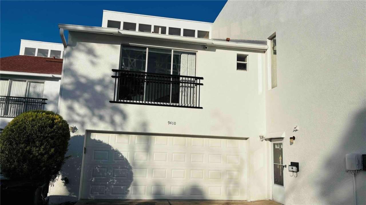 9410 CITRUS GLEN PLACE