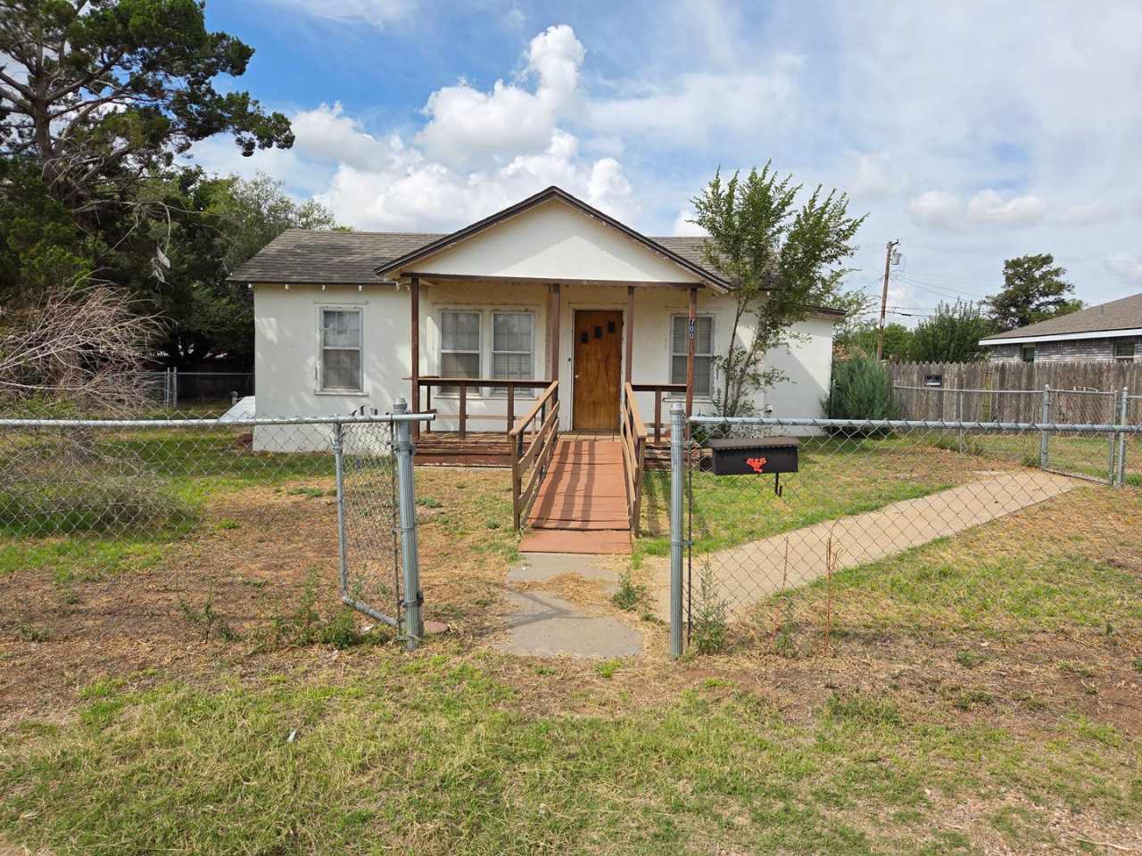 3 Bedroom 1950's Home with Large Fenced Yard Available 1/12/26