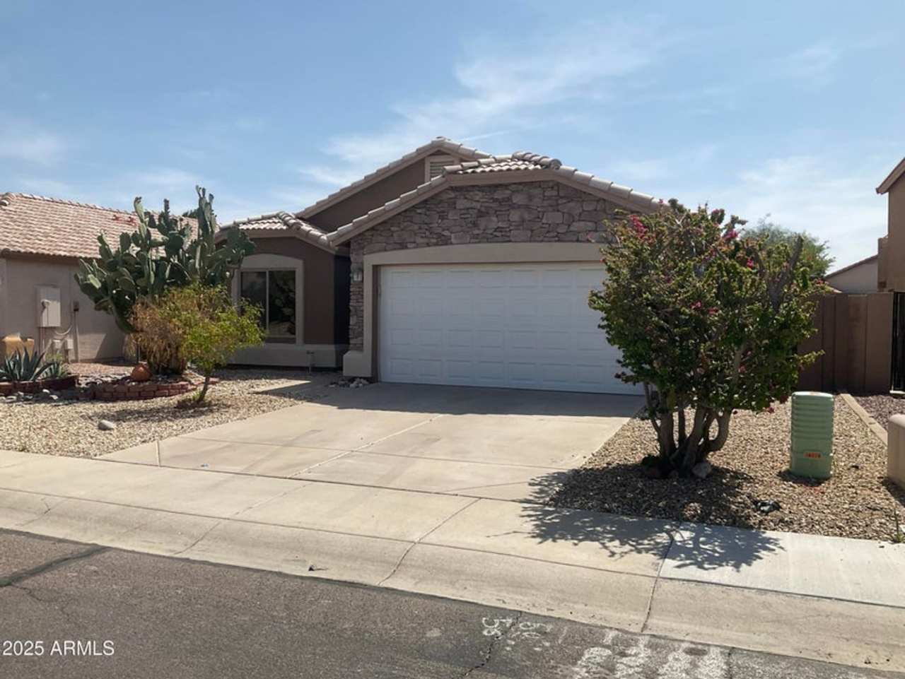 Charming 3 bed, 2 bath home in Surprise!!!