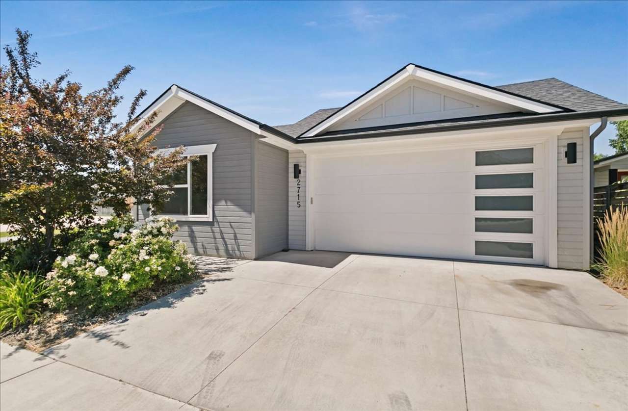 West Boise Bungalow with Modern Upgrades  Prime Location