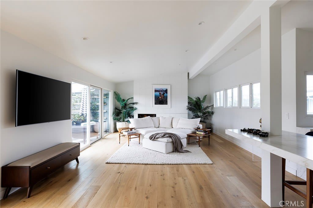 1504 Westcliff Drive