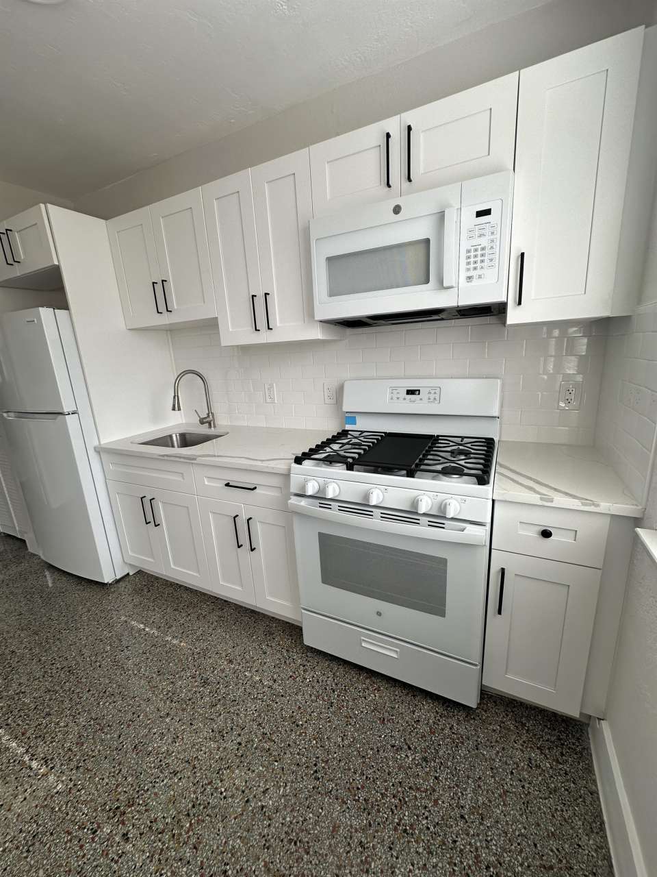 215 SW 18th Ave - Unit 2