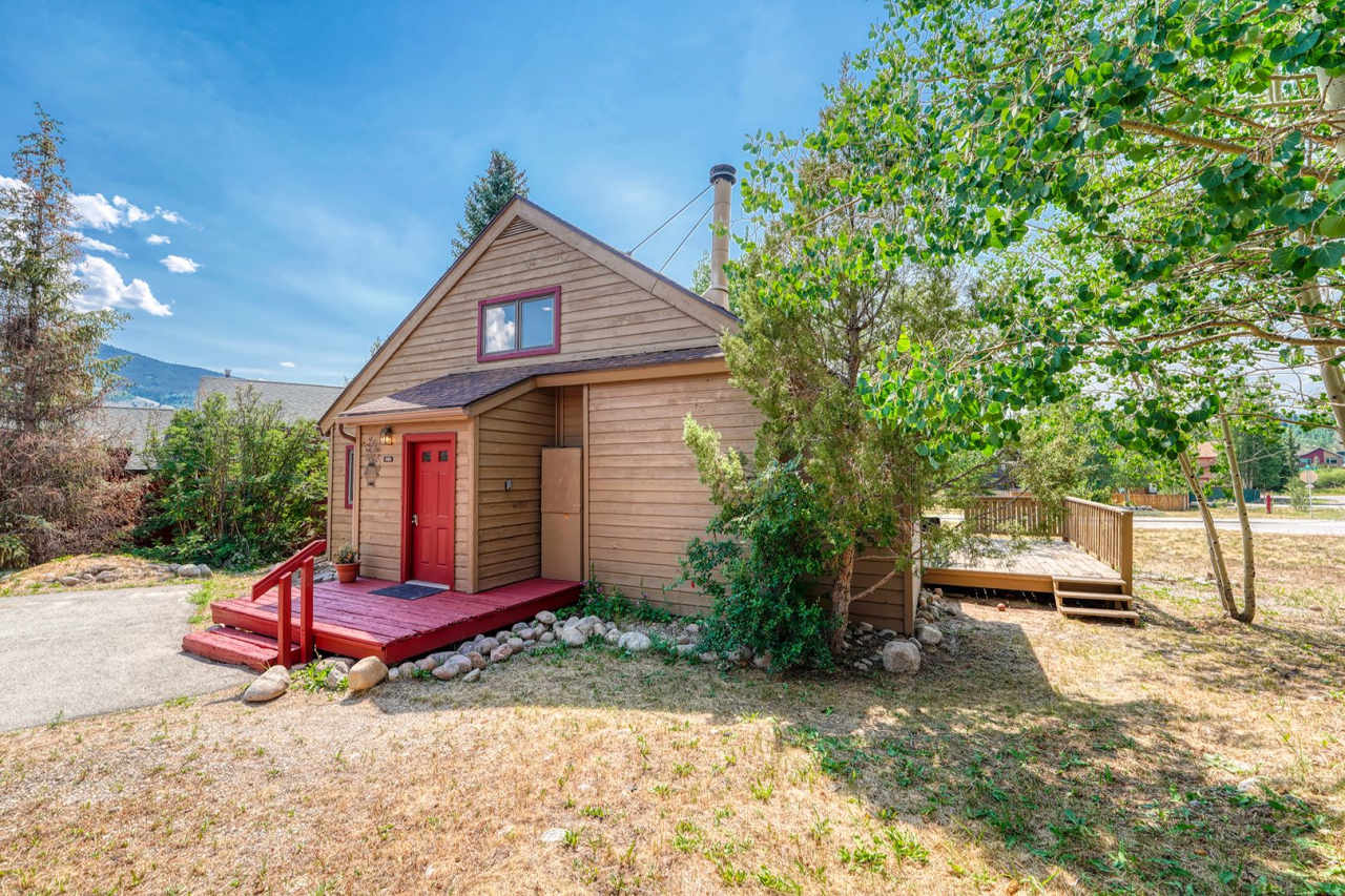 Long Term Rental- 305 N. Chipmunk Circle - PET FRIENDLY