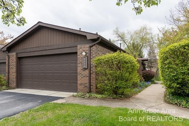 2520 Traver Boulevard