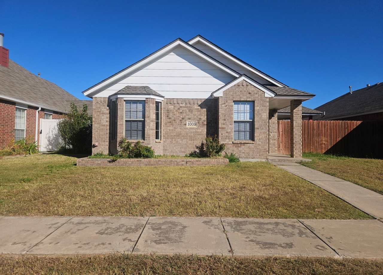(3) Bed/(2) Bath in Moore Avail NOW!