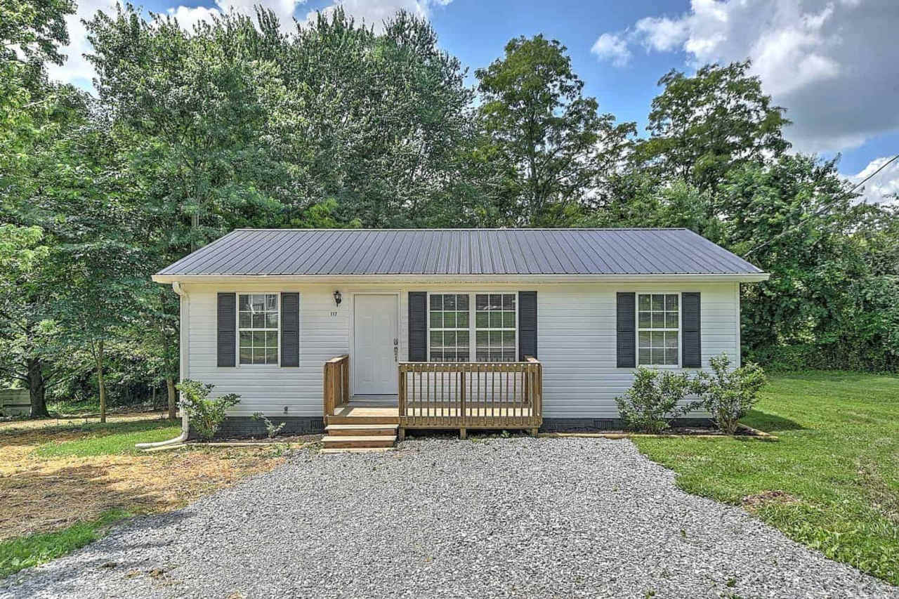 Renovated Countryside Cottage for Rent | Move-In Ready | Jonesborough TN