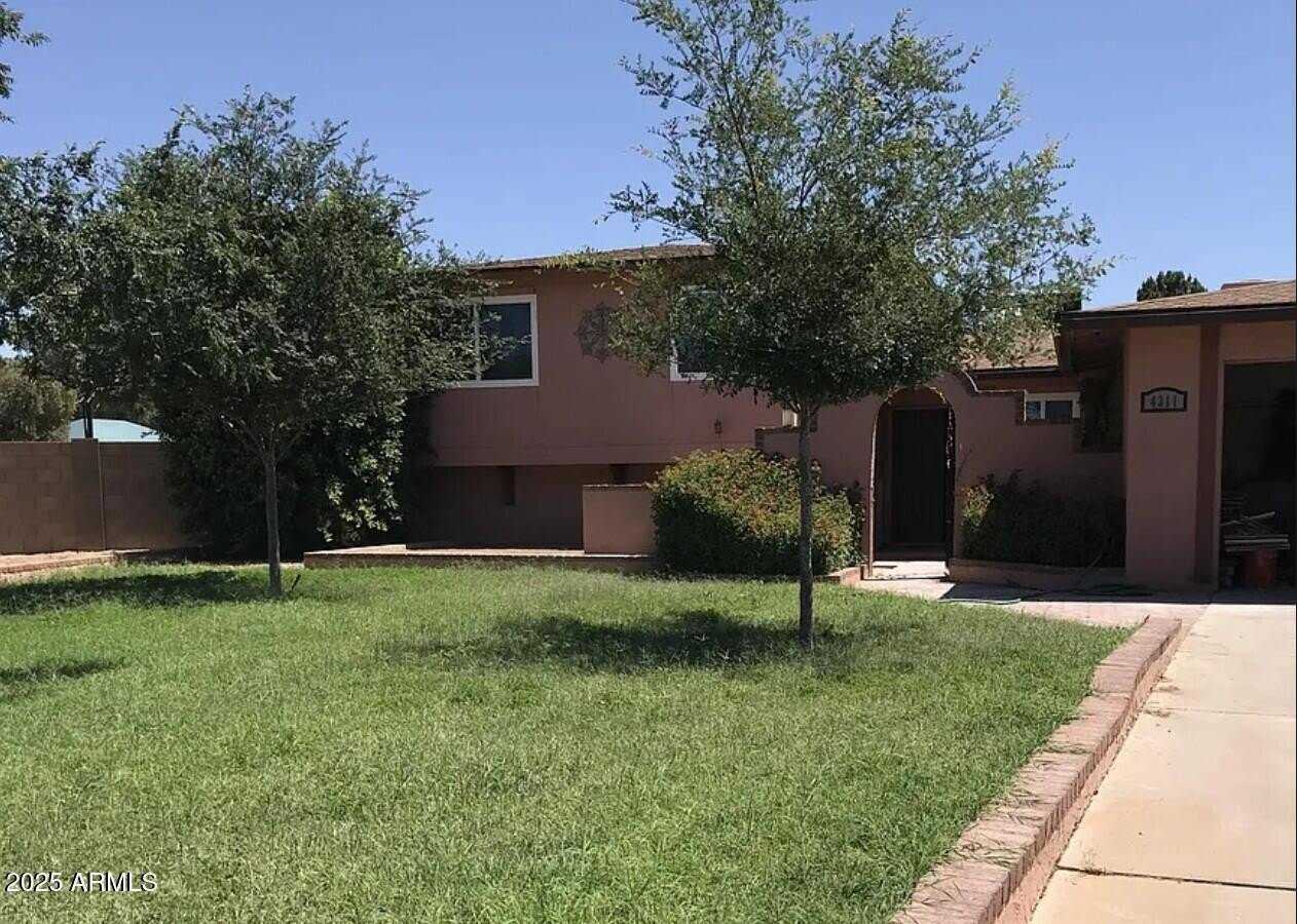 4311 W SANDRA Circle