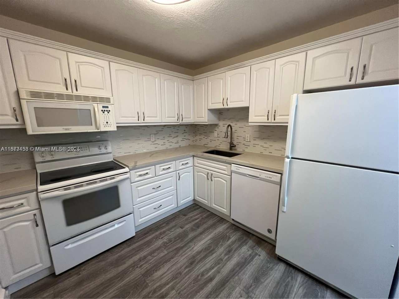 7840 CAMINO REAL P-111