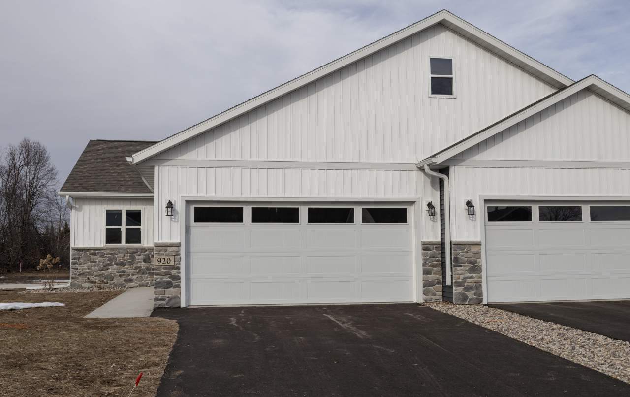 920 Green Pastures Trl