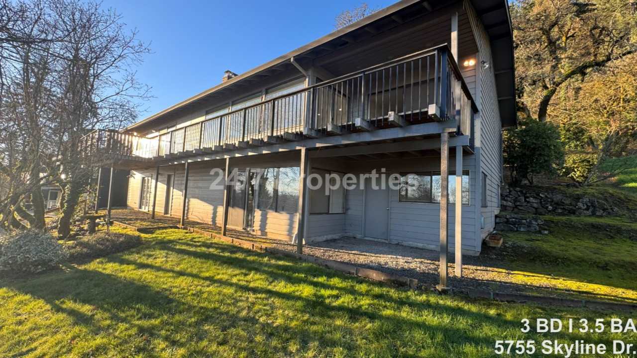 3 BD I 3.5 BA Home - Separate Living Areas