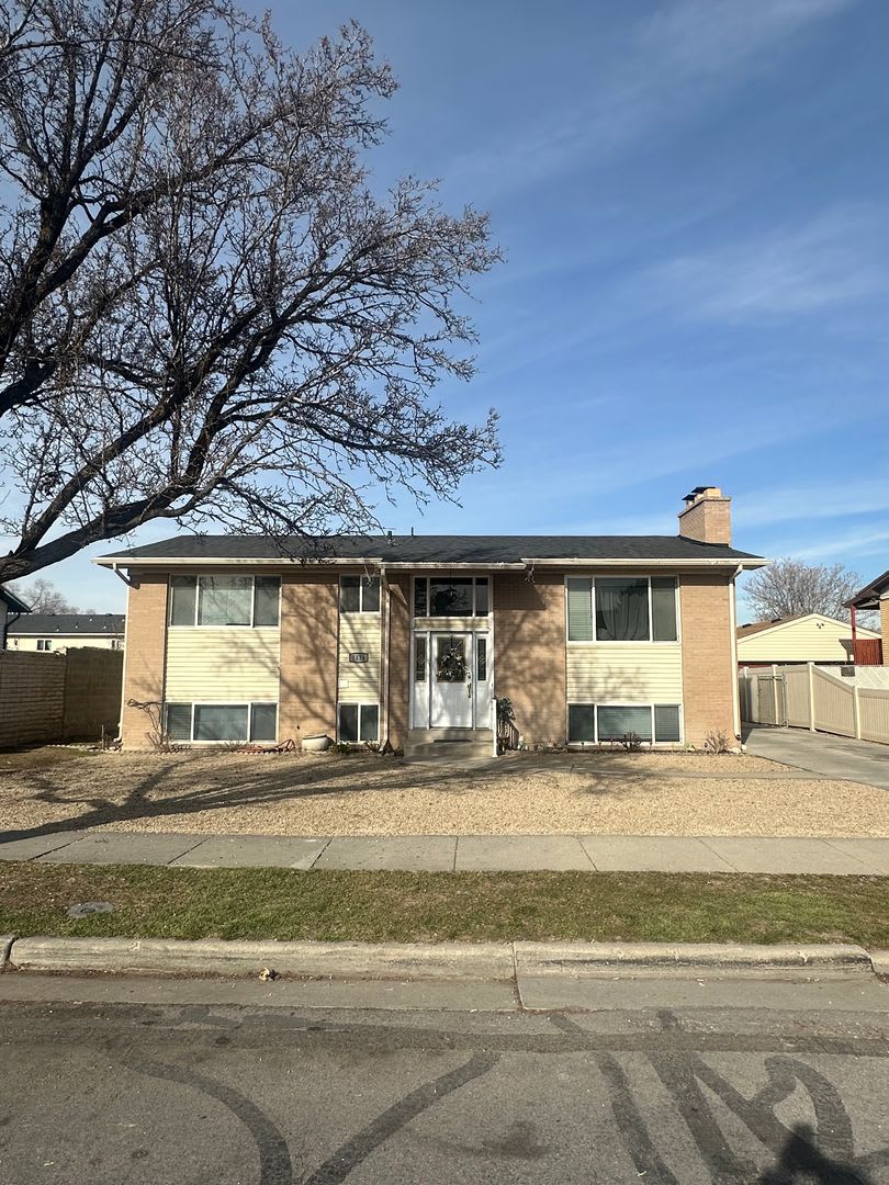 1416 W Harris Avenue