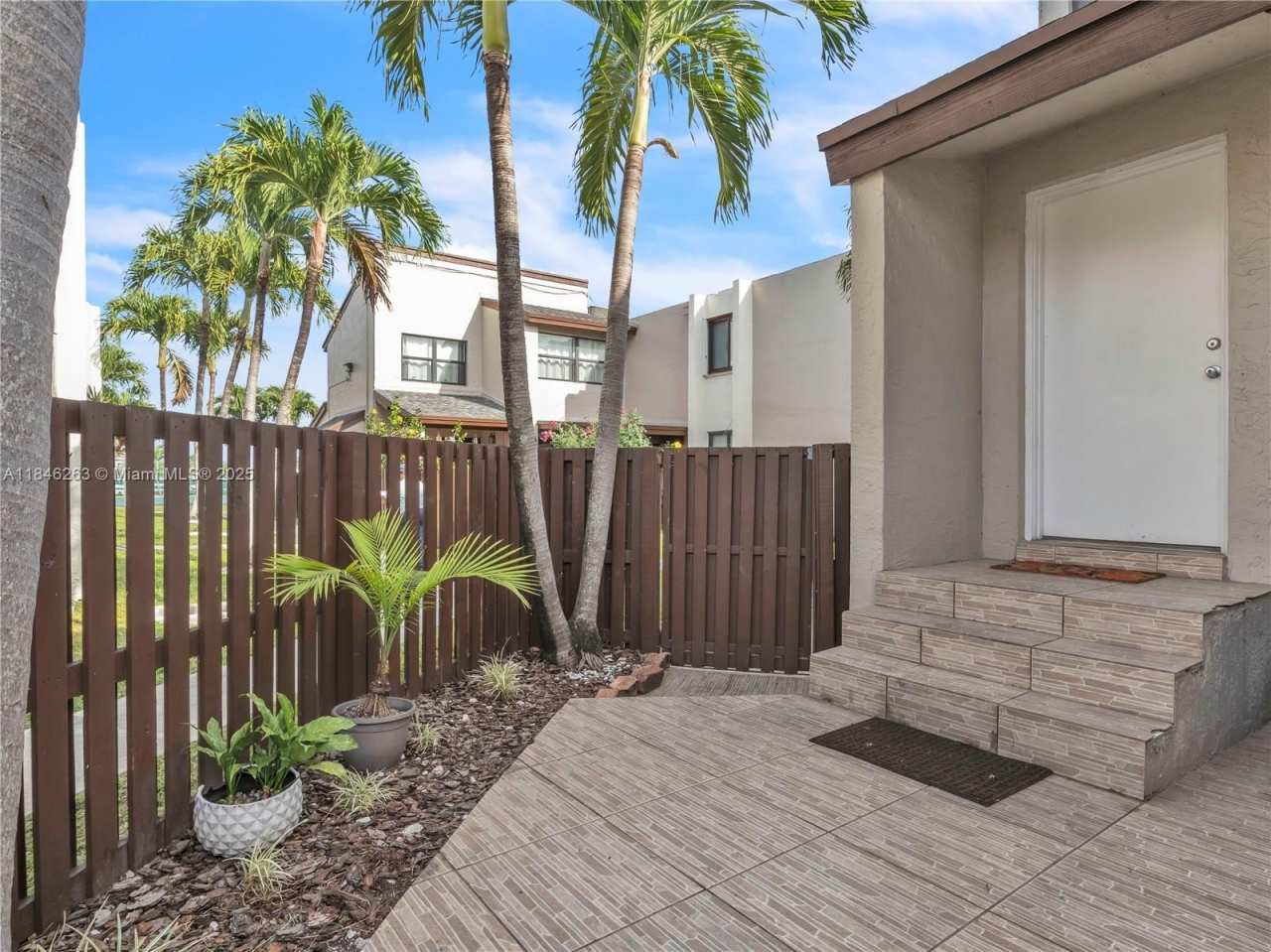 10300 NW 9th St Cir