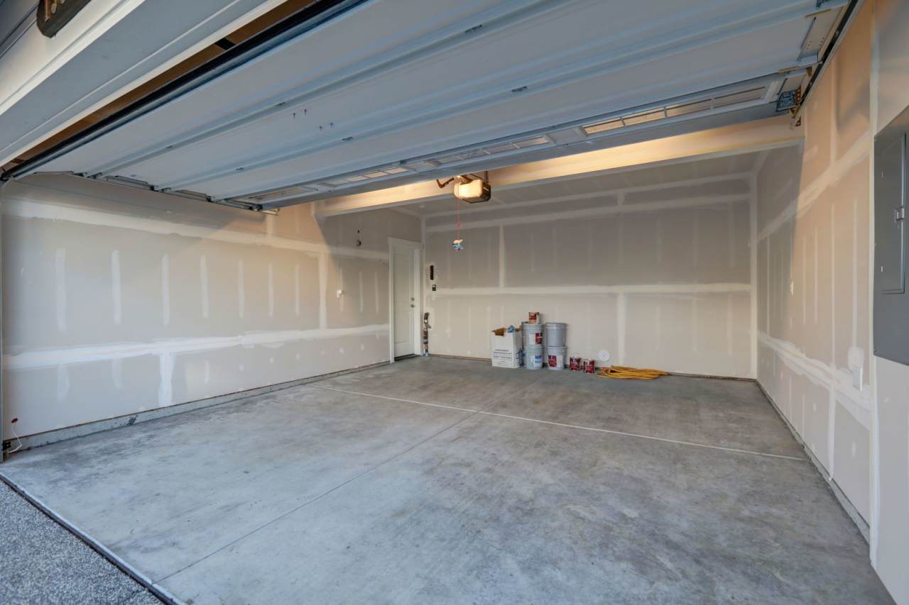 Beautiful 4bd, 3.25ba Home Available in Great Community!