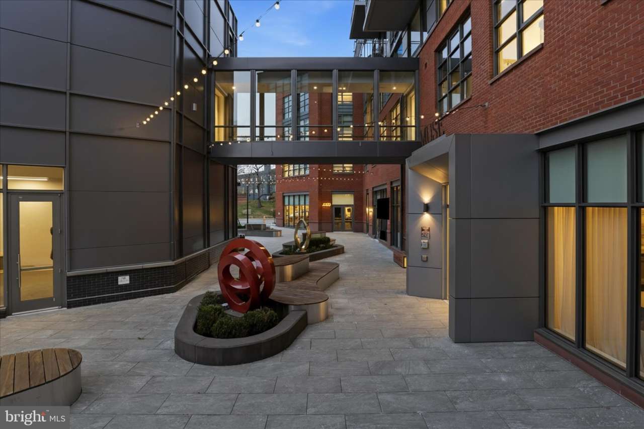 1201 N ROYAL Street unit: 411