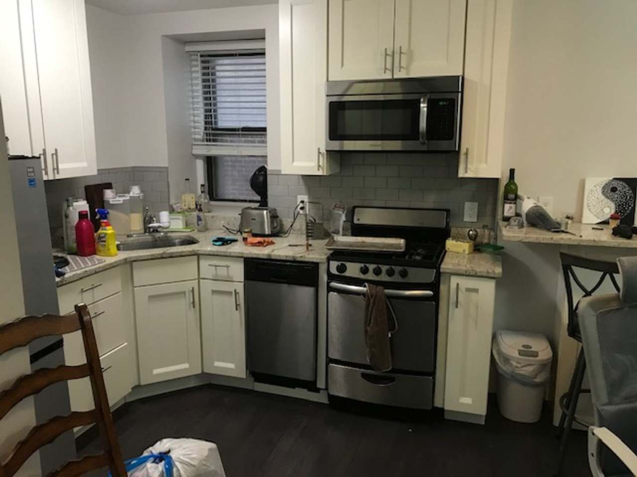 Nicely renovated 2 bed in the heart of Fenway!