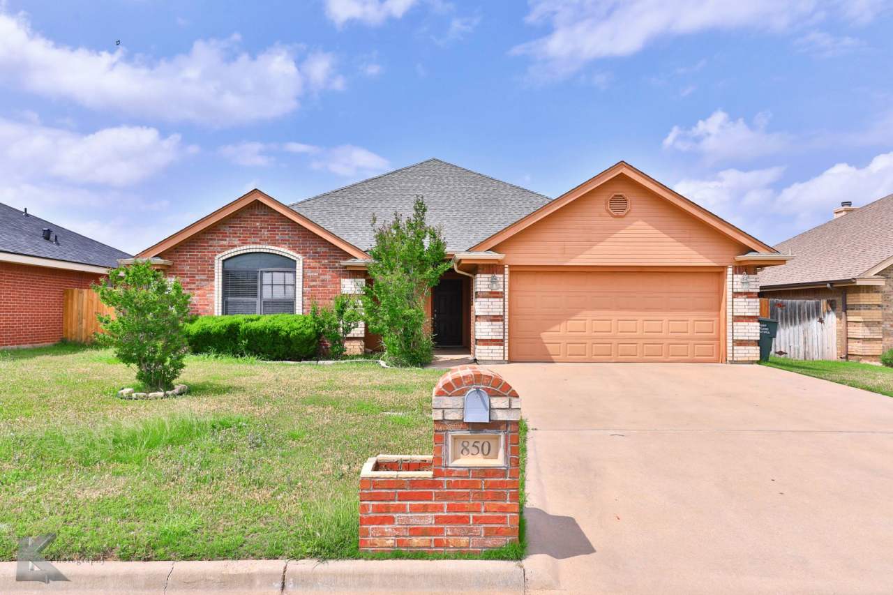 4 bed 2 bath; newer carpet!