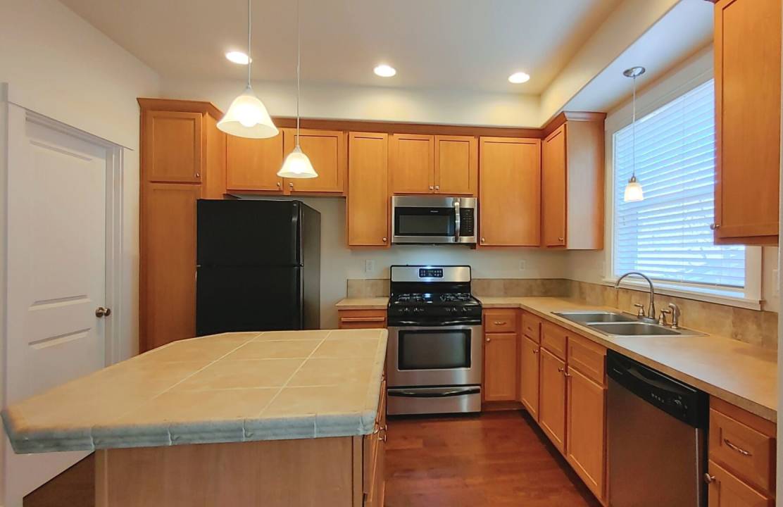 This Great 2 Bedroom 2.5 Bath plus bonus room Townhome in Hillsboro is a Must See! - $500 off your first full month’s rent!