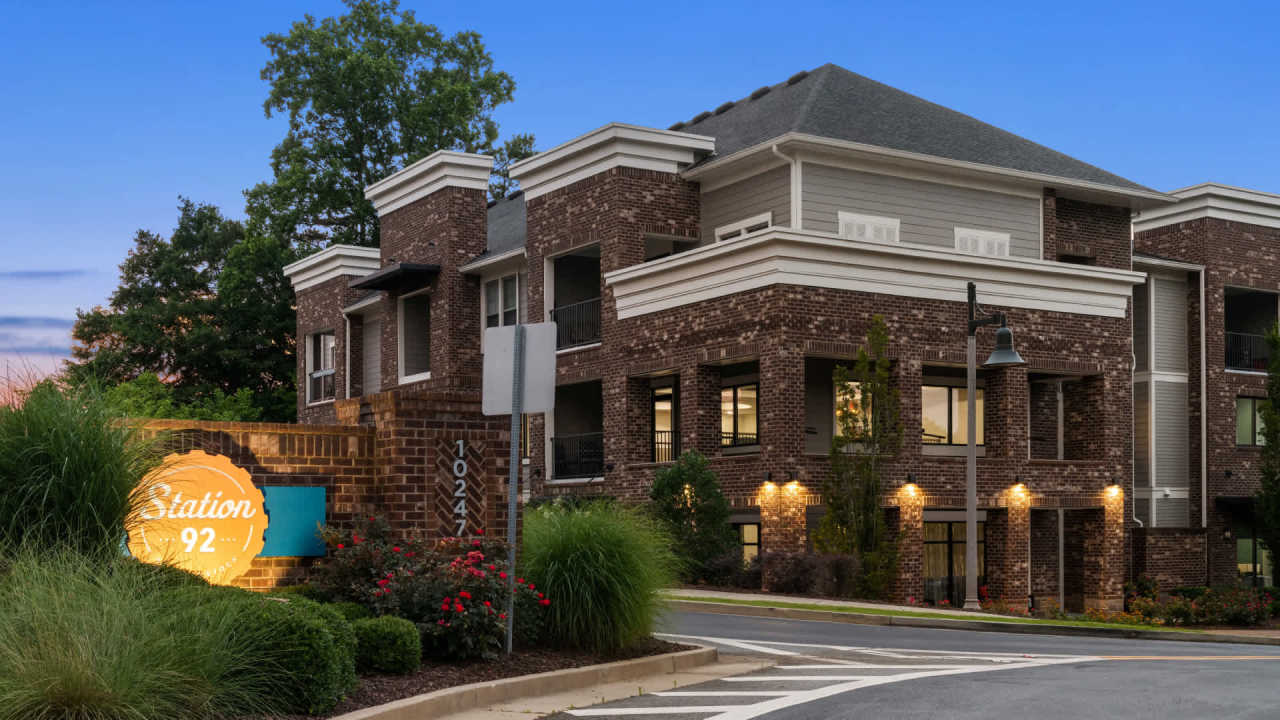 Station 92 at Woodstock Apartments