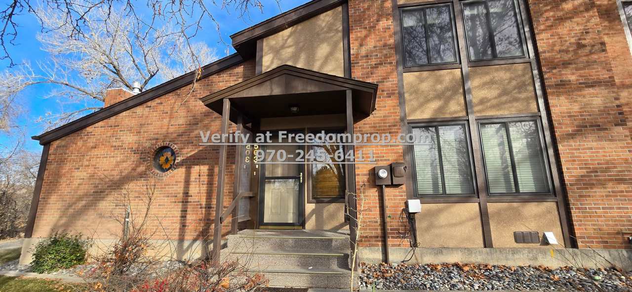 Updated 2 bedroom 2 bath Townhouse in central Grand Junction