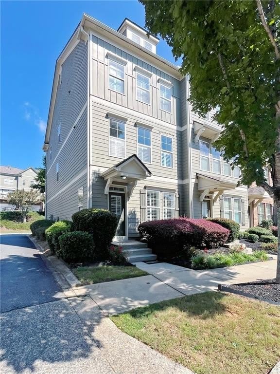 525 Grove Field Court