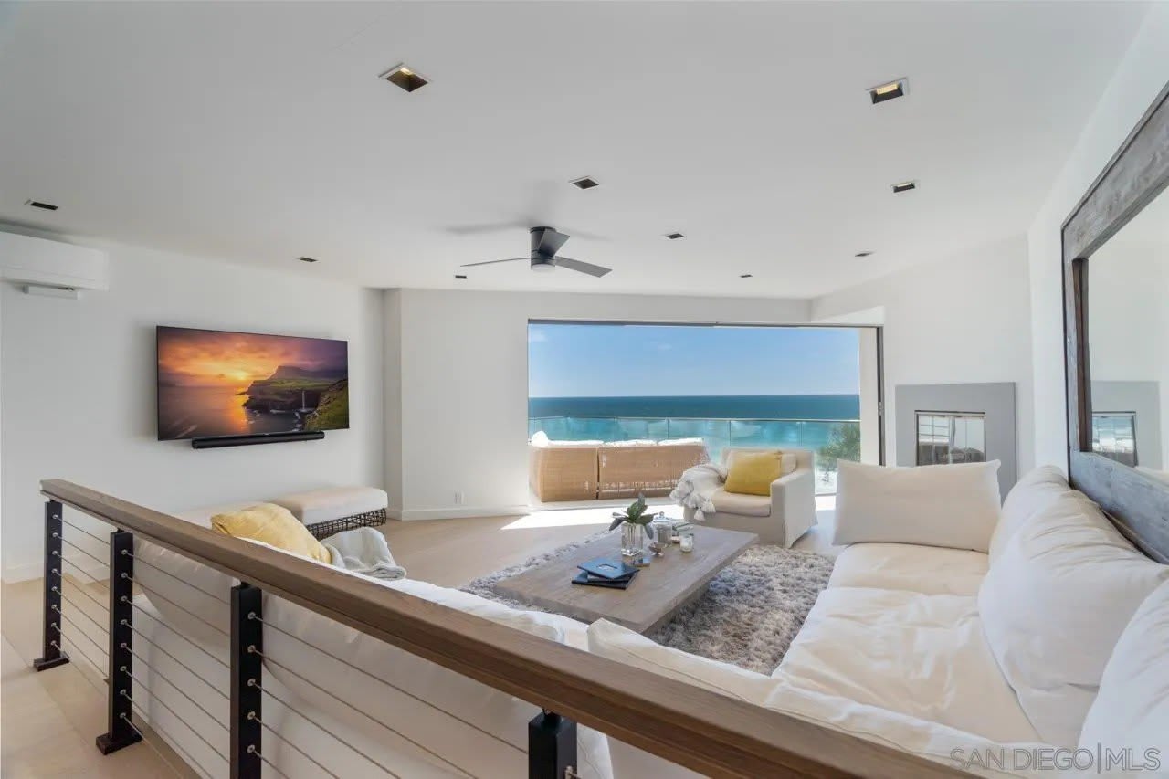 135 S Sierra Ave unit: 32