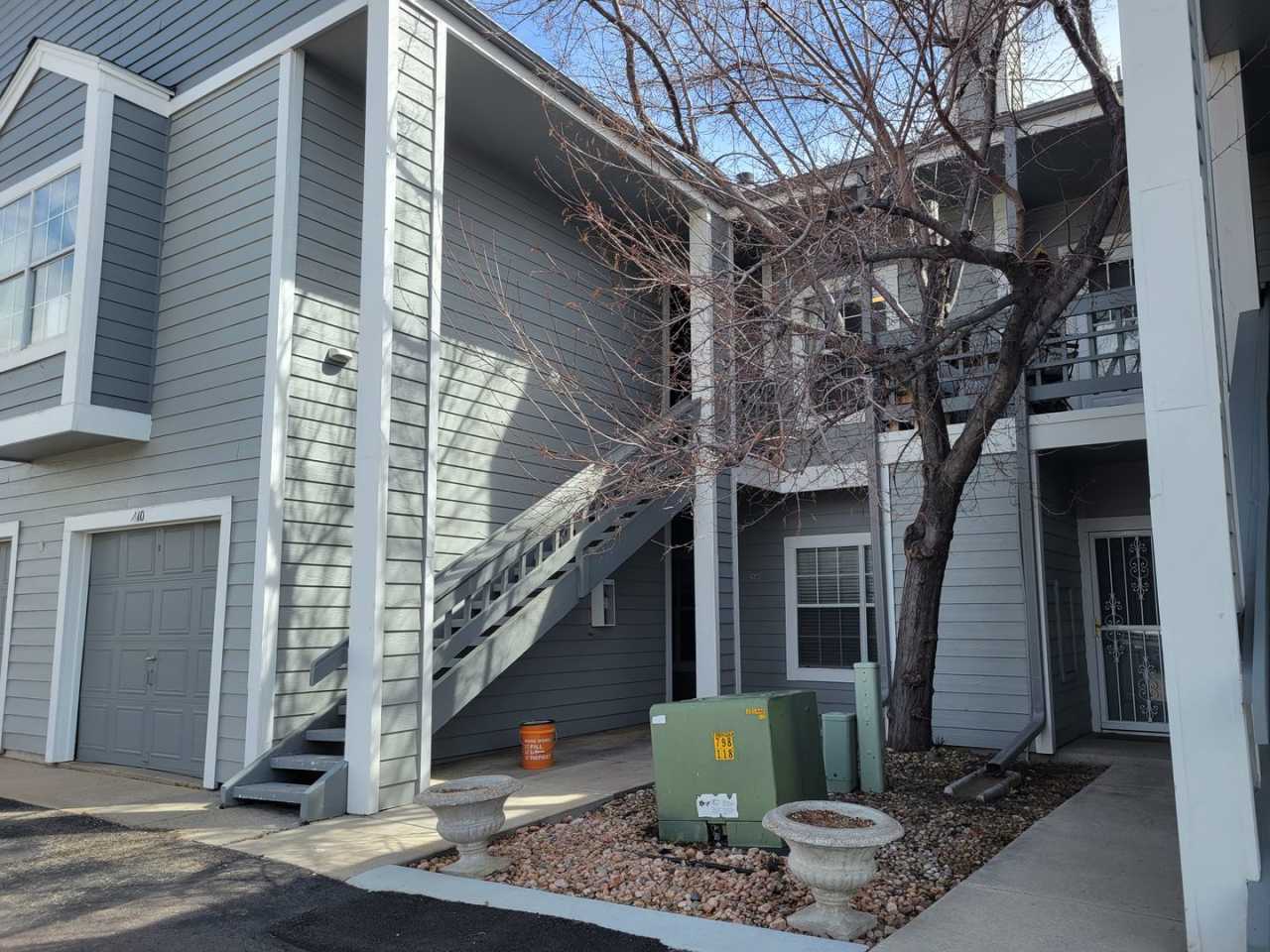 Fabulous Remodeled 2 bedroom , 2 bath Remodeled Condo in Country Club Greens