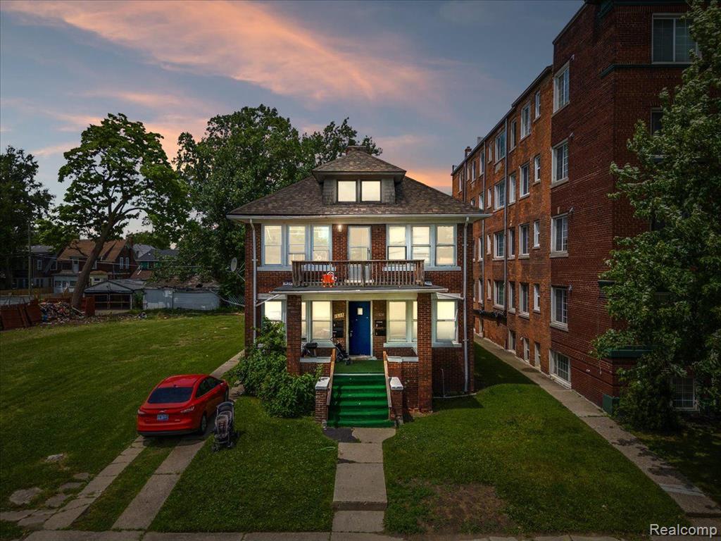 1628 Gladstone StreetUnit 2