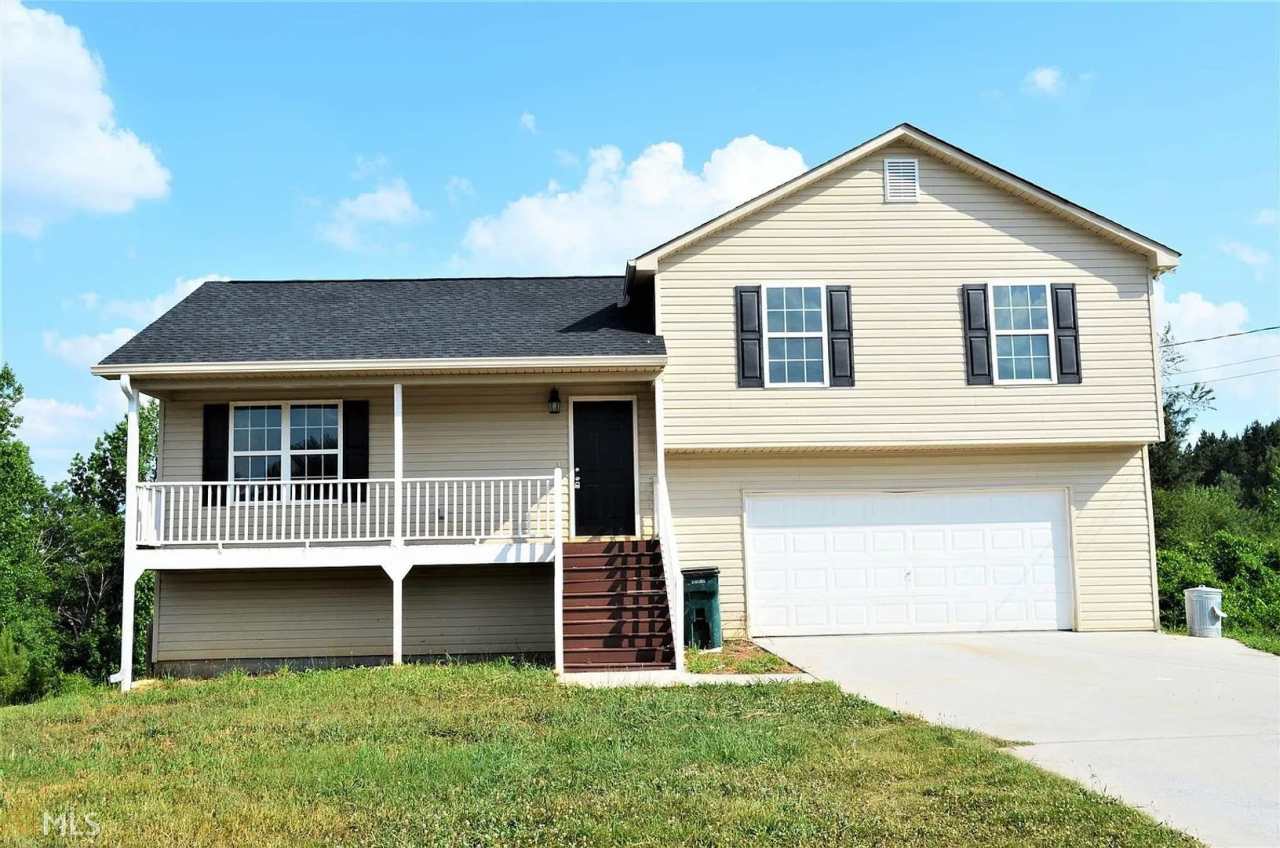4 Bedrooms, 2 Bathrooms - Home in Cedartown!