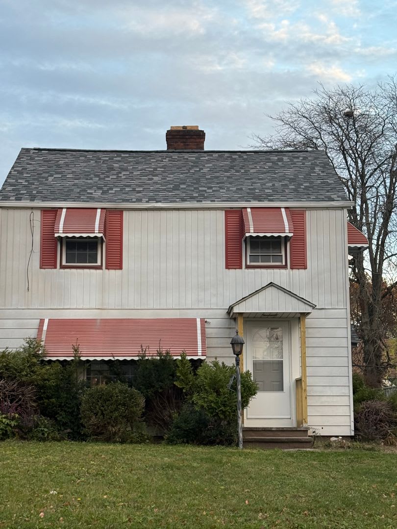 Lee/Harvard 3 Bedroom Single water/sewer included