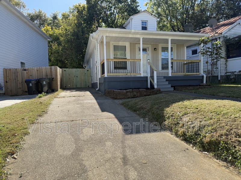 538 University Avenue