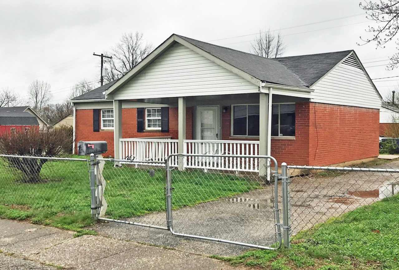 Nice 3 BR Home! Off-Street Parking, W/D Hookups, Fenced Yard, Utility Room, Pets Ok!