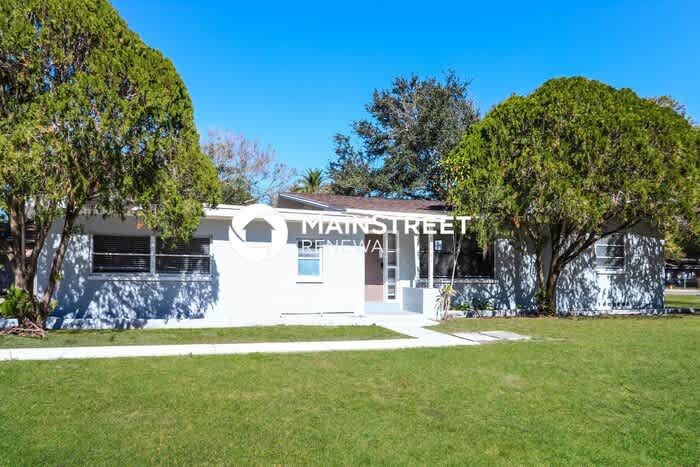 5763 Crestmont Avenue