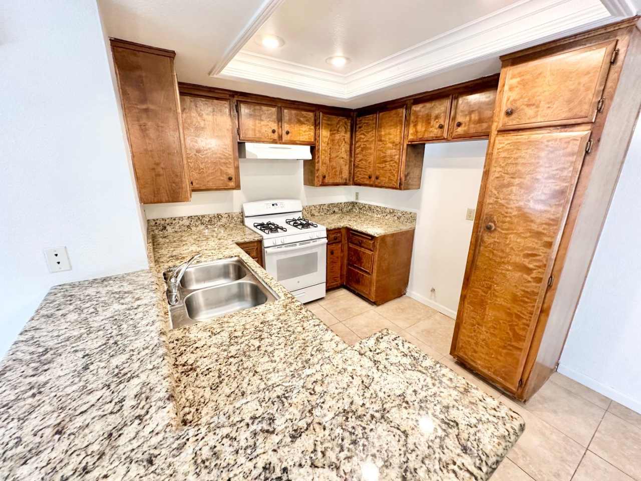 $500 OFF 1ST MONTHS RENT! Charming 1 Bed 1 Bath in a gated community.