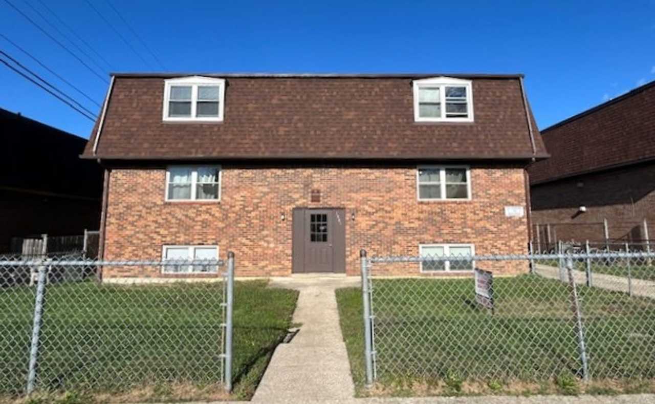 50% OFF RENT UNTIL 2026! APPLY FOR ONLY $6 Winburn 2 Bedroom Apartment on 3rd Level 251015