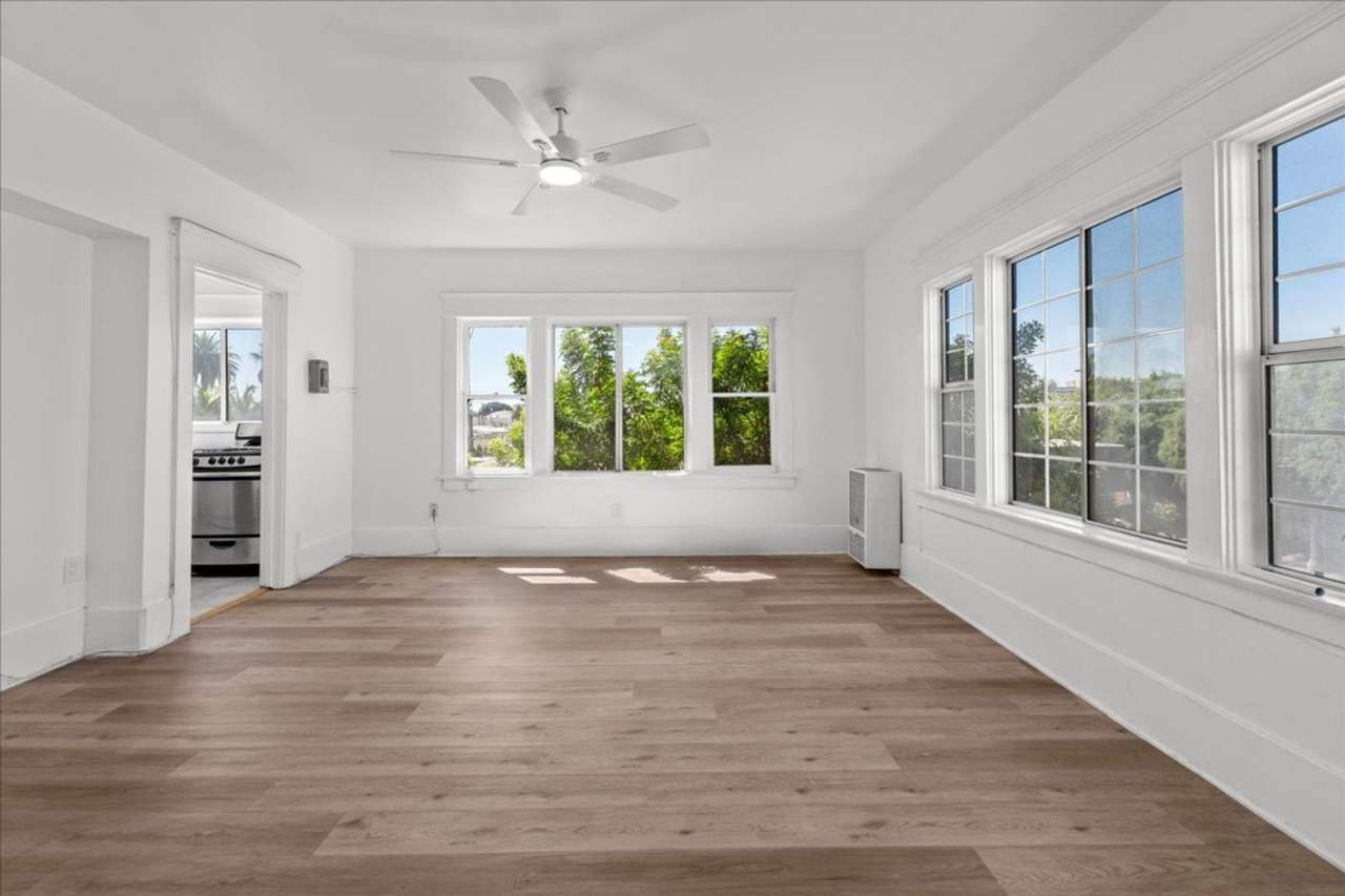 Alamitos Avenue (925)