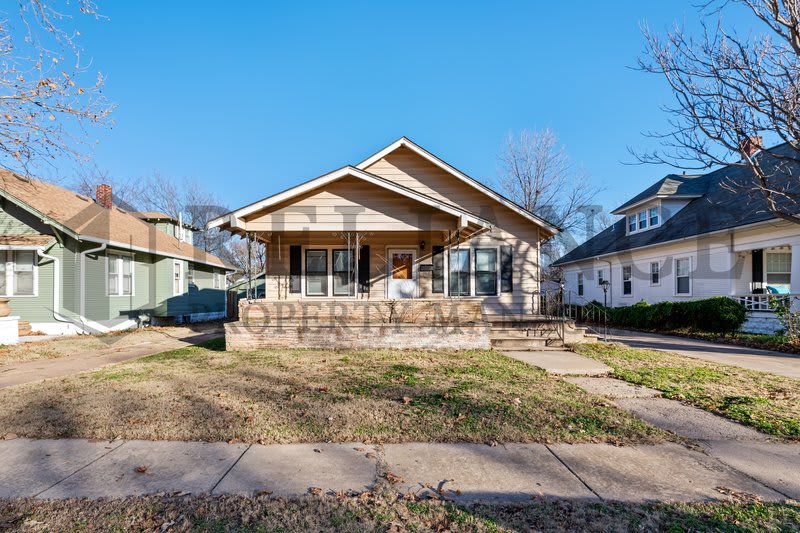 806 North Faulkner St